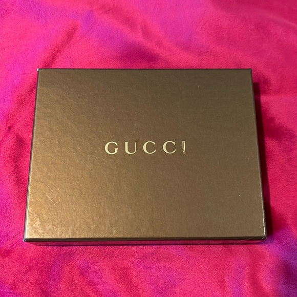 Gucci box - Picture 1 of 4